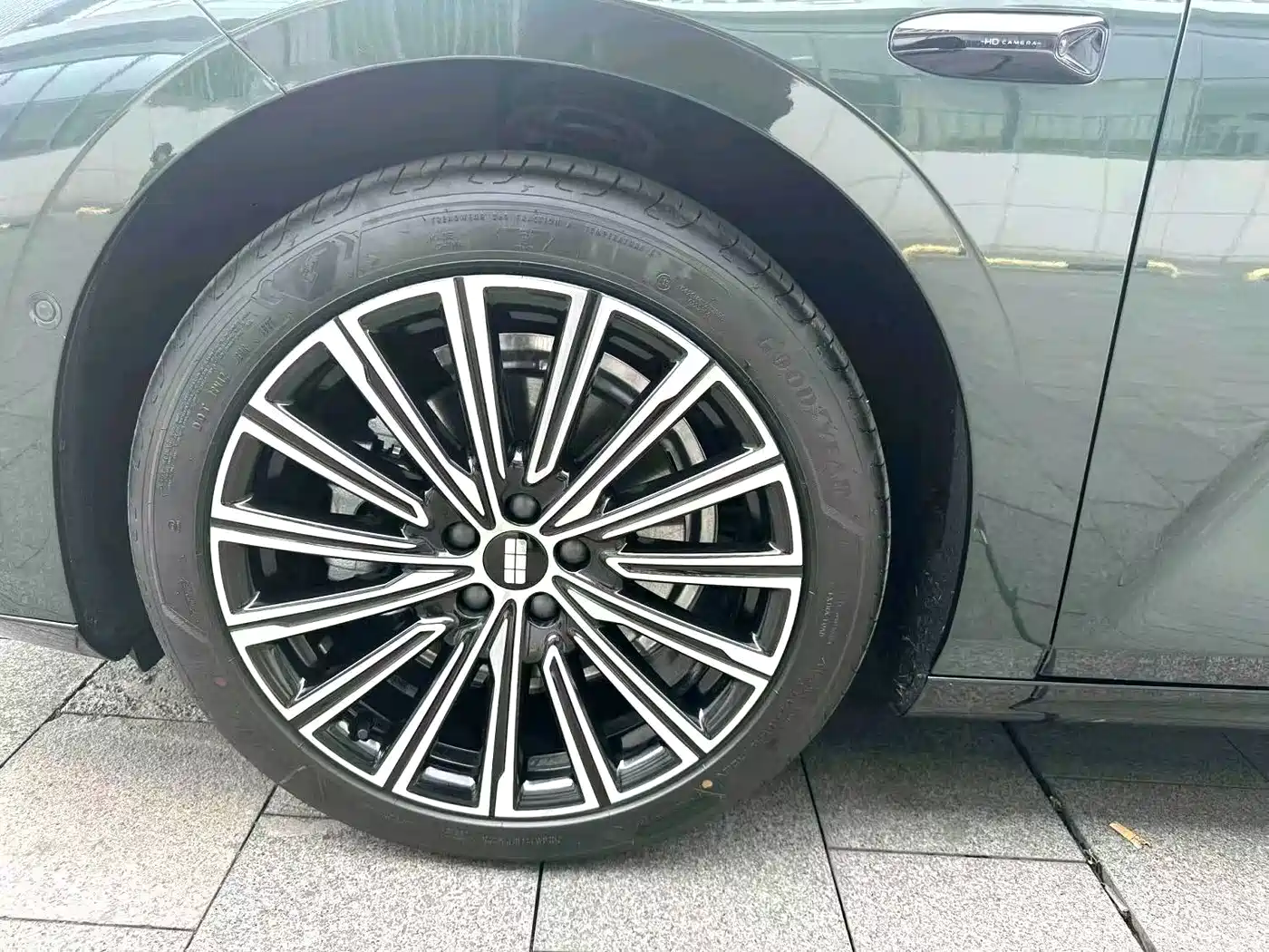 Geely Galaxy Galaxy Xingyao 8 2025 60km EM-i Luxury Edition фото 8