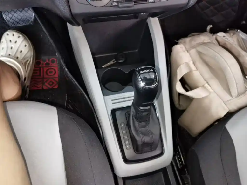 Škoda Fabia 2018 2017 1.4L Auto Car Enjoy Edition