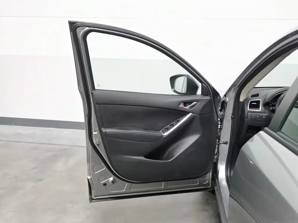 Photo 8 - Mazda CX-5