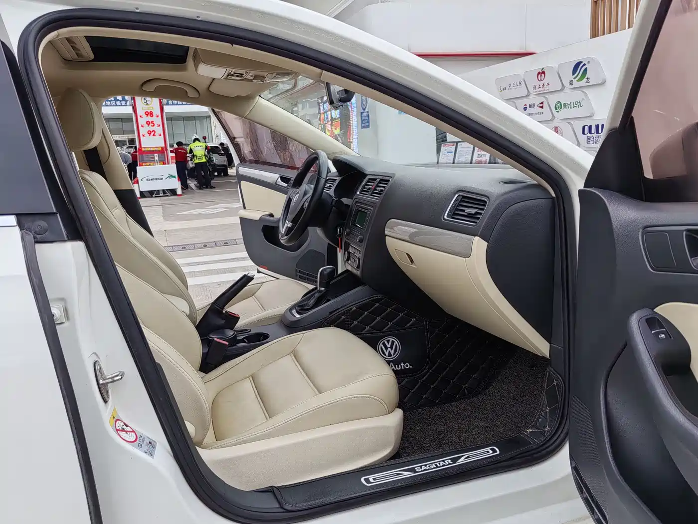 Volkswagen Sagitar 2014 1.4TSI Automatic Fashion фото 10