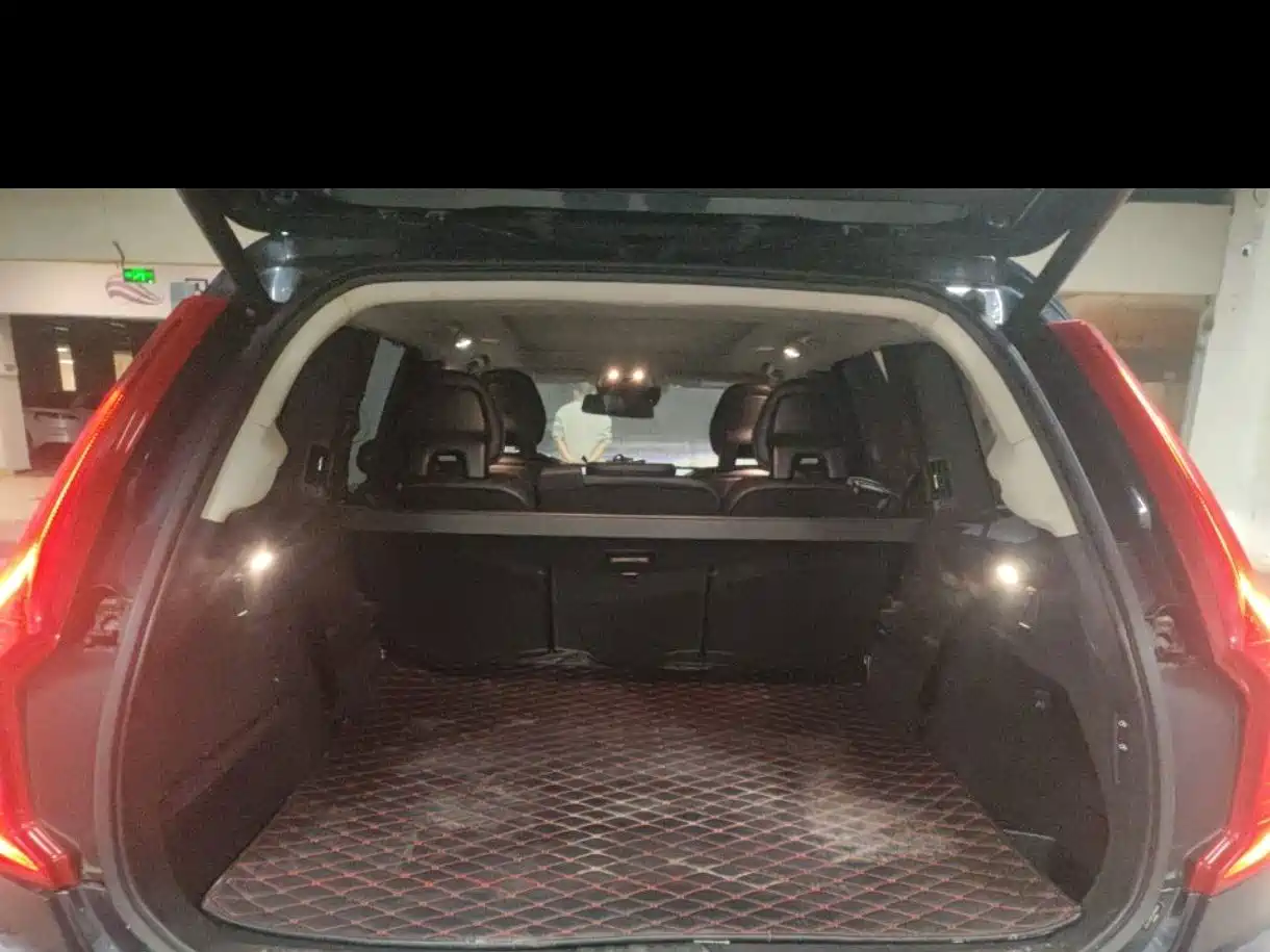 Photo 10 - Volvo XC90