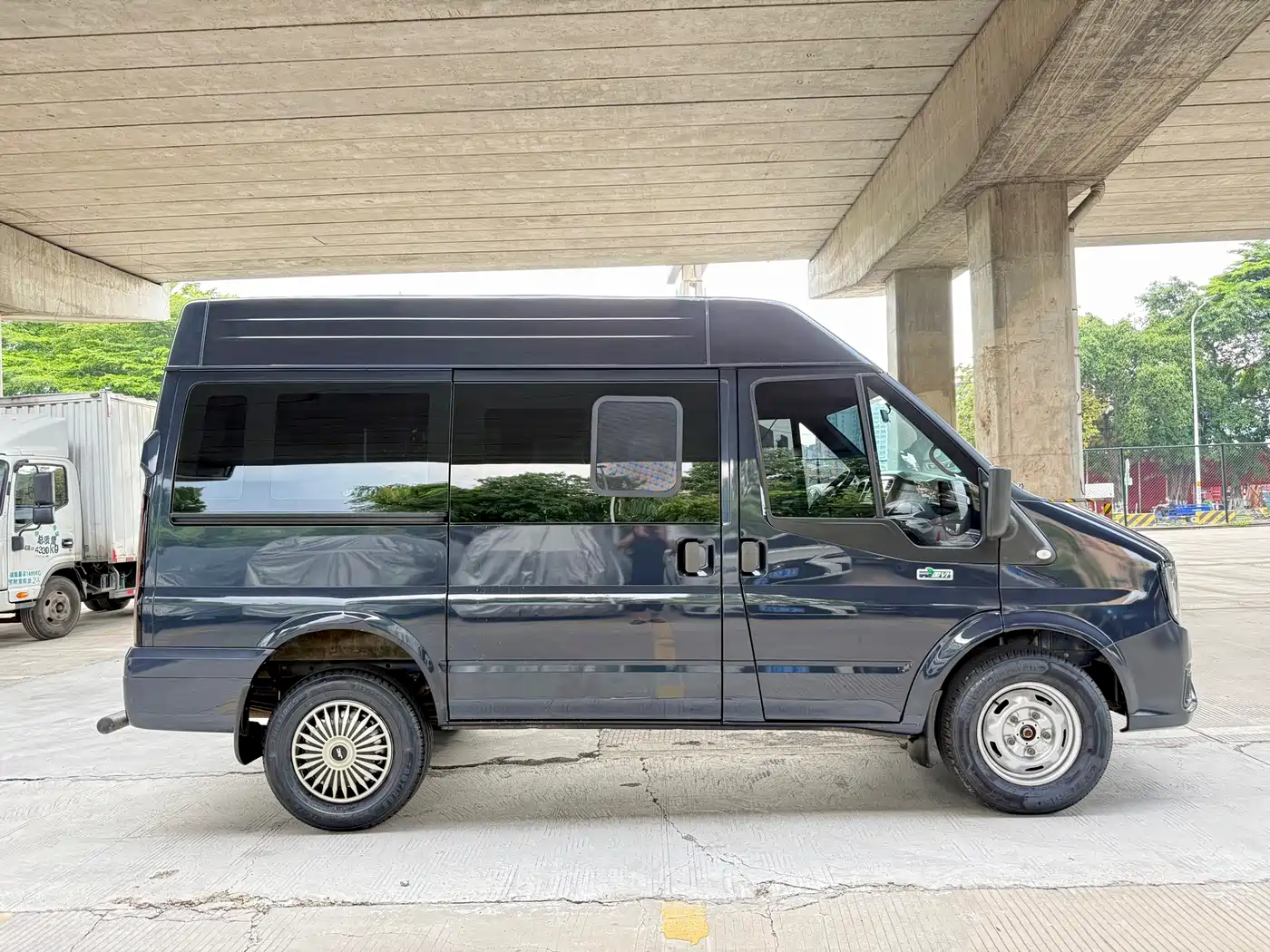 Jiangling JMC Fushun 2024 2023 2.0T Automatic Short Wheelbase Medium-High Roof Commercial MPV 6 Seats