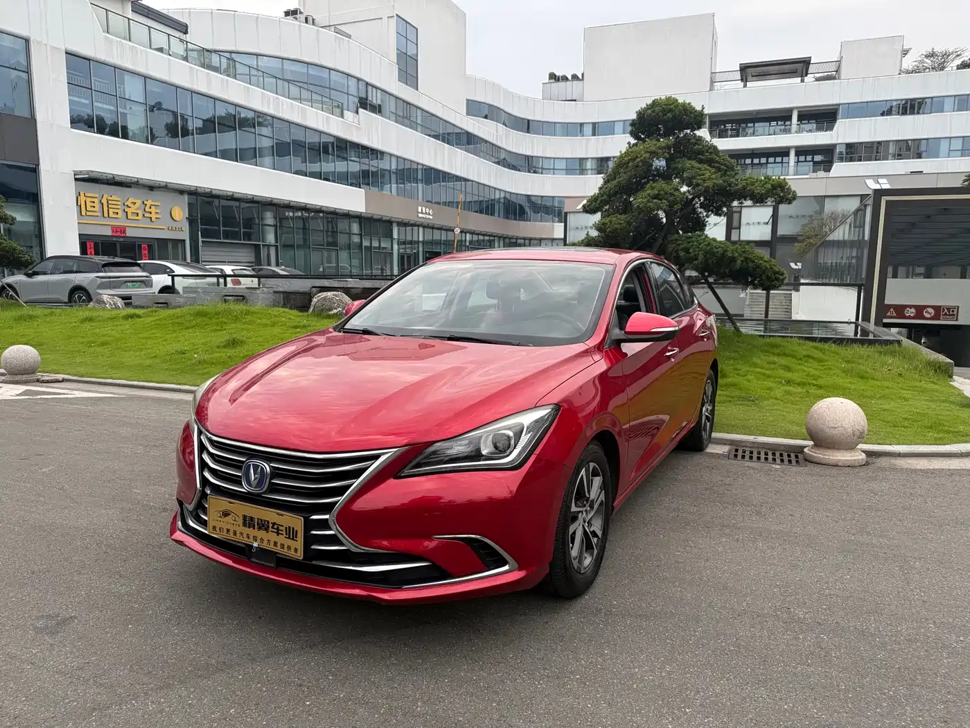 Фото 1 - Changan Eado