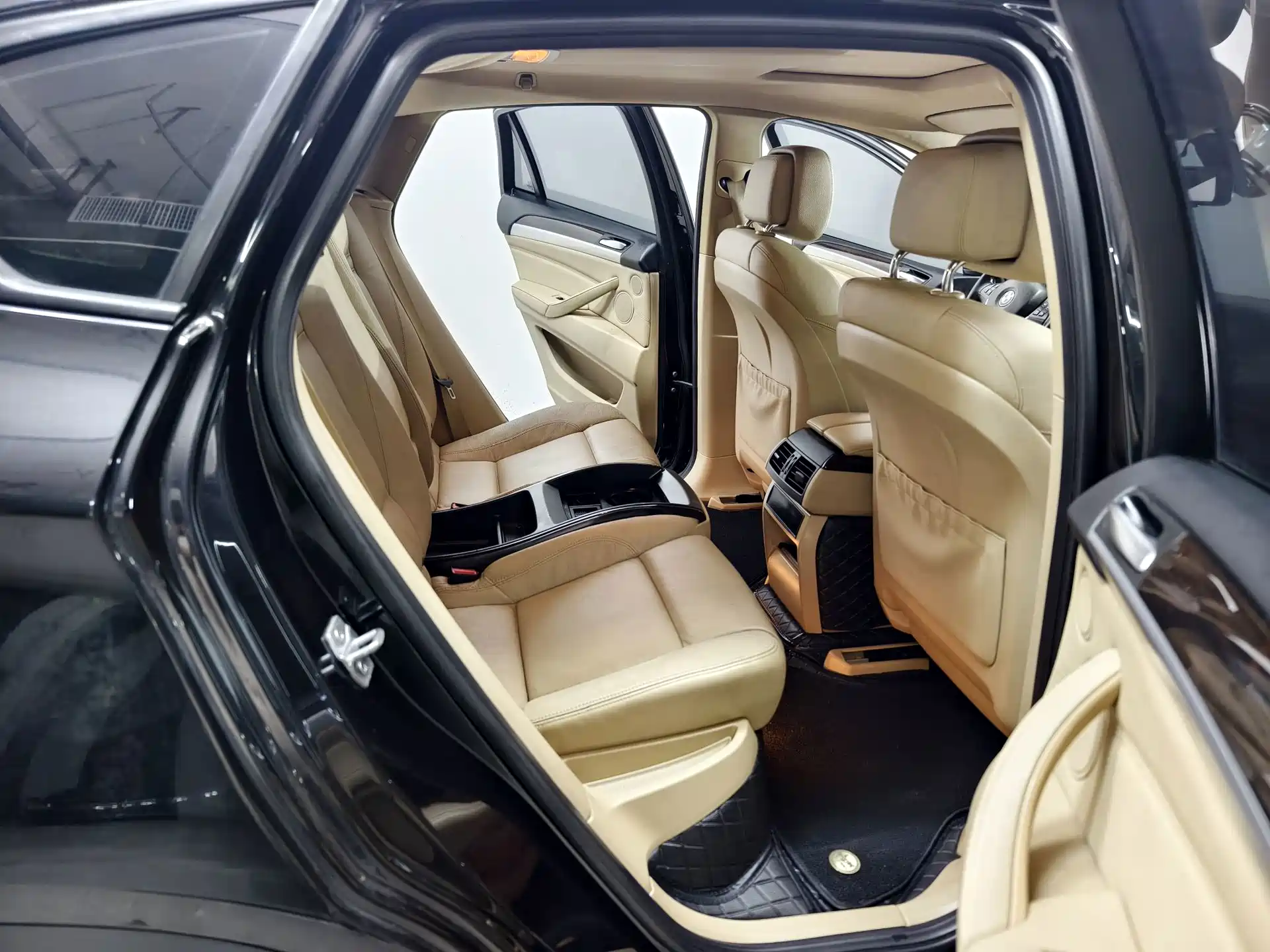Фото 16 - BMW X6