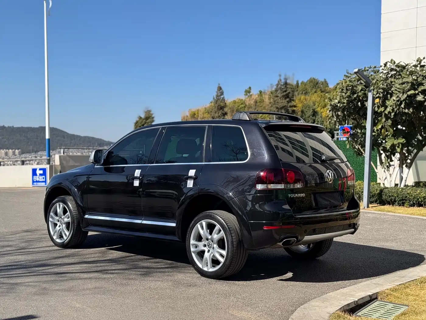 Volkswagen Touareg 2010 3.6 Limited Luxury Edition фото 14