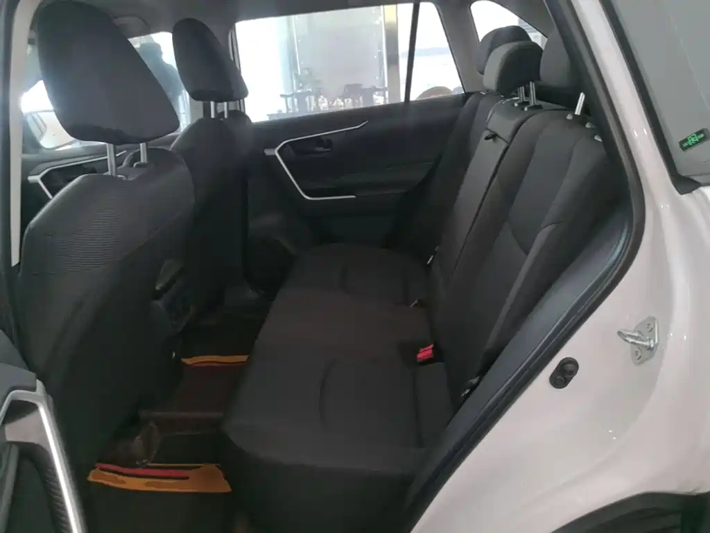 Toyota RAV4 2025 2024 2.0L CVT FWD Urban Edition