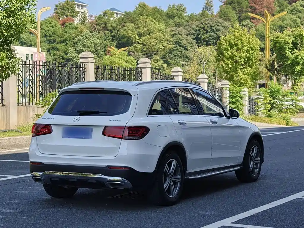 MERCEDES-BENZ GLC