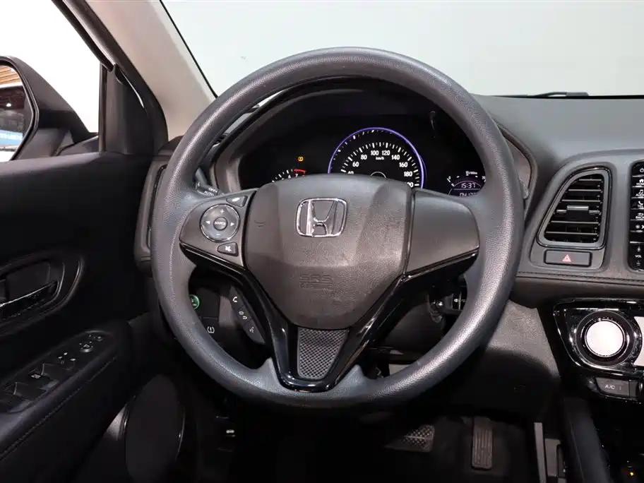 Photo 13 - Honda Vezel