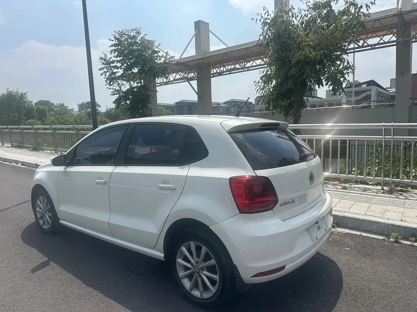 Volkswagen Polo 2016 1.6L Automatic Comfort фото 4