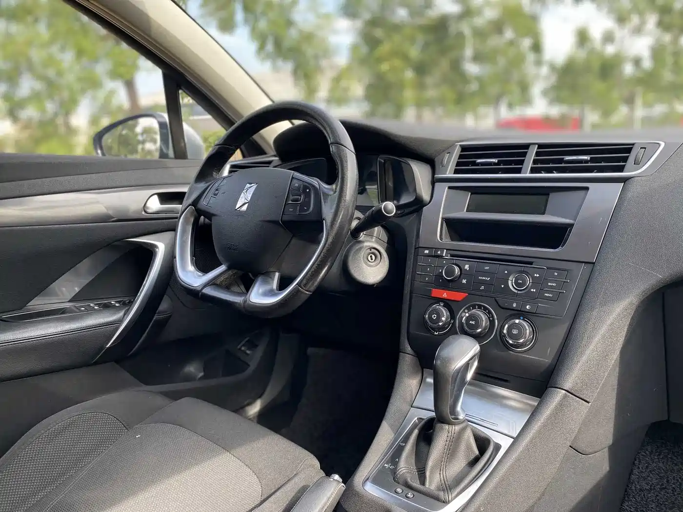 Фото 19 - DS 5LS