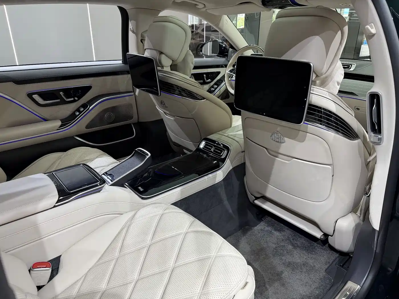 Фото 8 - Mercedes-Benz Maybach S-Class