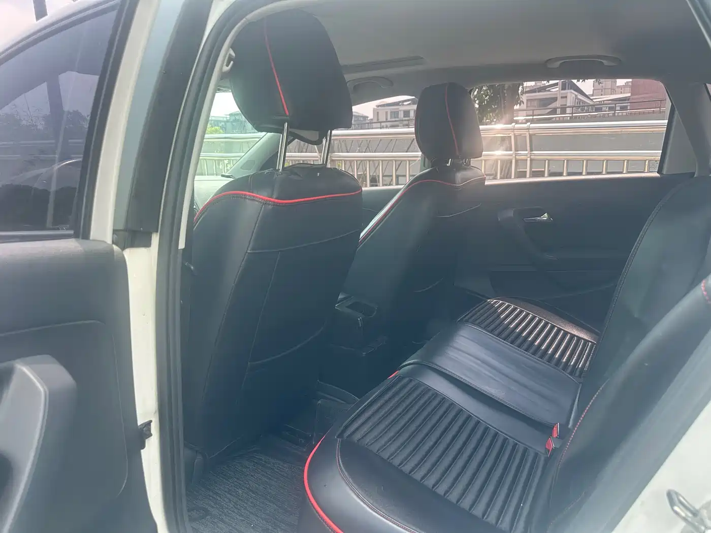 Volkswagen Polo 2016 1.6L Automatic Comfort фото 8