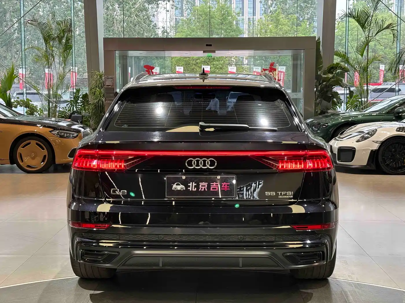 Audi Q8 2021 Model 55 TFSI Exclusive Dynamic фото 5