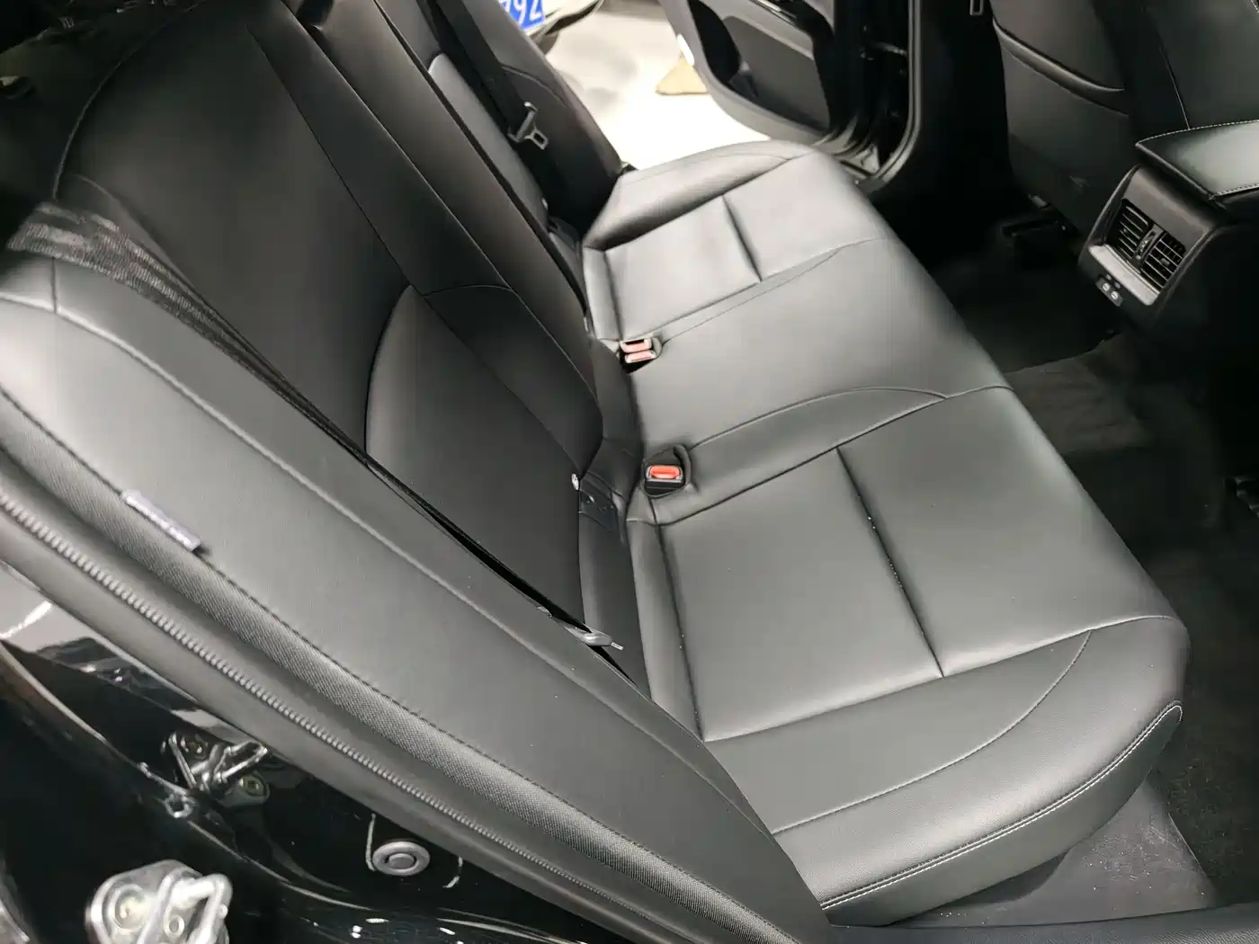 Toyota Camry 2024 Hybrid 2.0HE Elite Edition фото 9