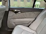 Photo 19 - Mercedes-Benz E-Class