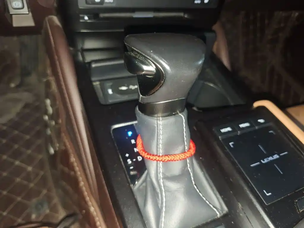 Фото 7 - Lexus ES