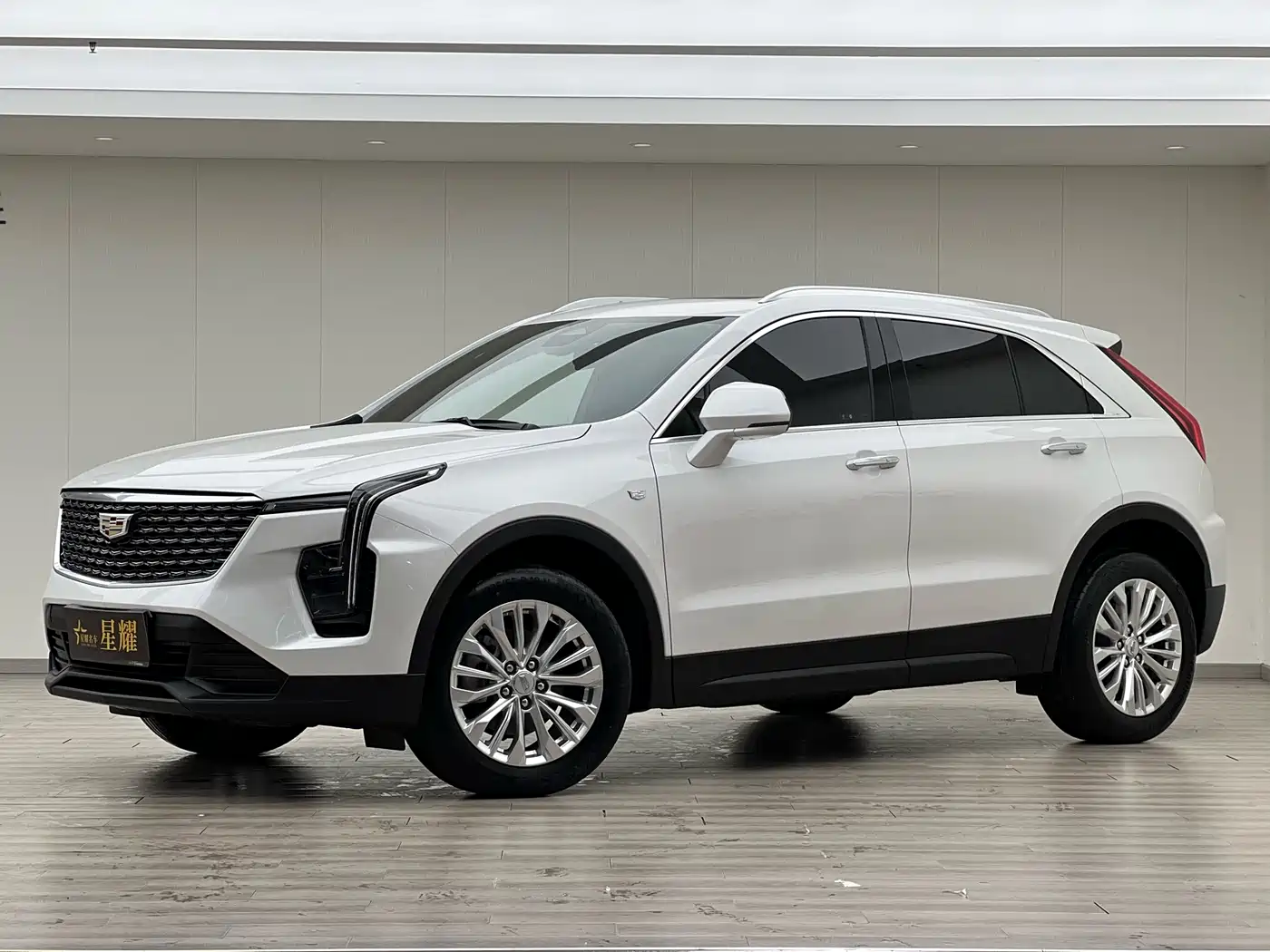 CADILLAC XT4