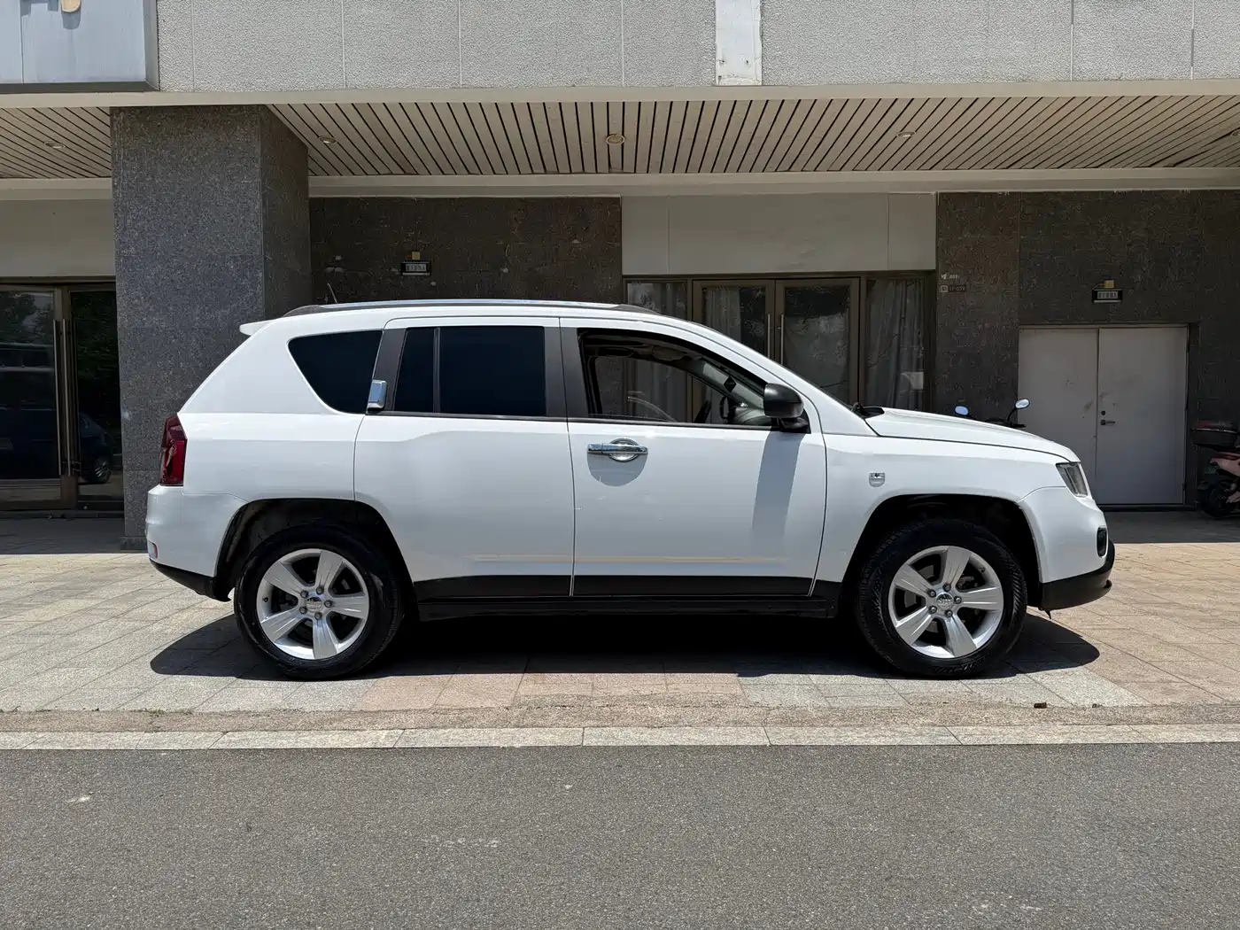 Jeep Compass (Import) 2013 2014 2.4L 4WD Sport Edition