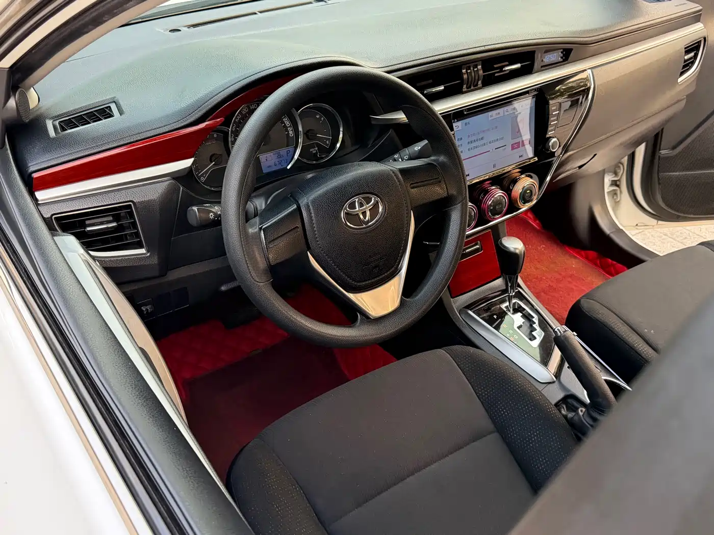 Toyota Corolla 2014 1.6L CVT GL фото 5
