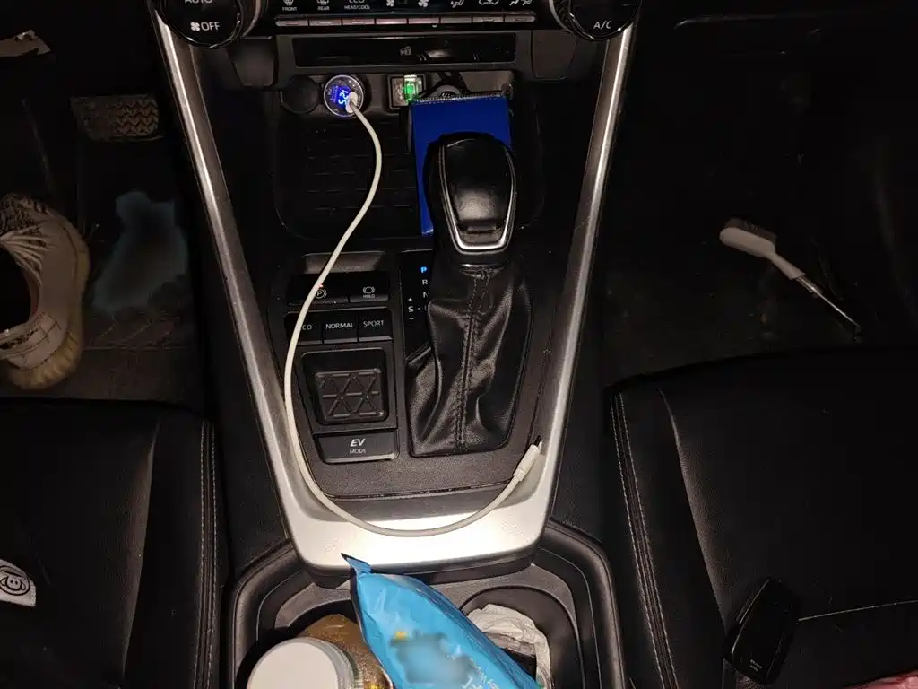 Toyota Wildlander 2023 Hybrid 2.5L E-CVT FWD Luxury PLUS Edition фото 7