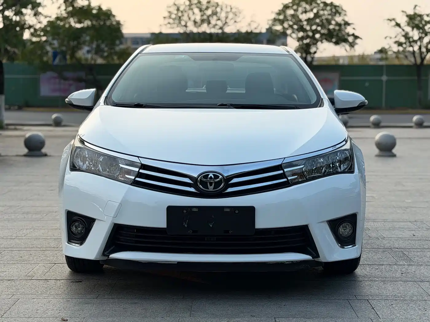 Toyota Corolla 2014 1.6L CVT GL фото 2