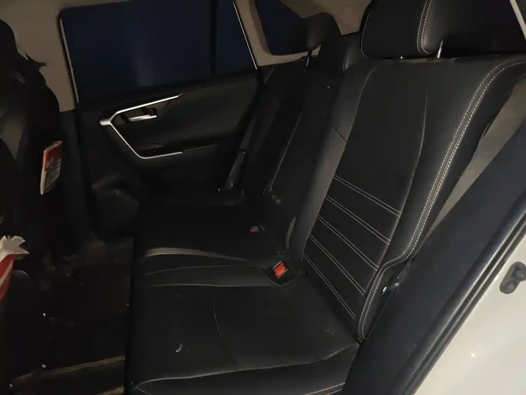 Toyota Wildlander 2023 Hybrid 2.5L E-CVT FWD Luxury PLUS Edition фото 15