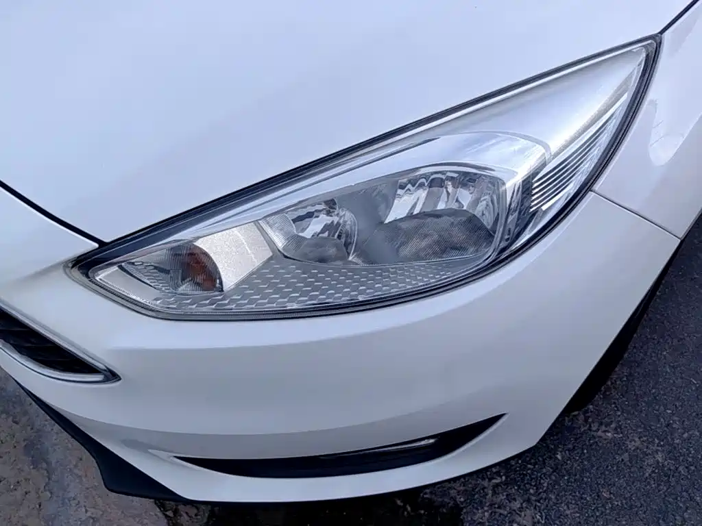 Фото 24 - Ford Focus