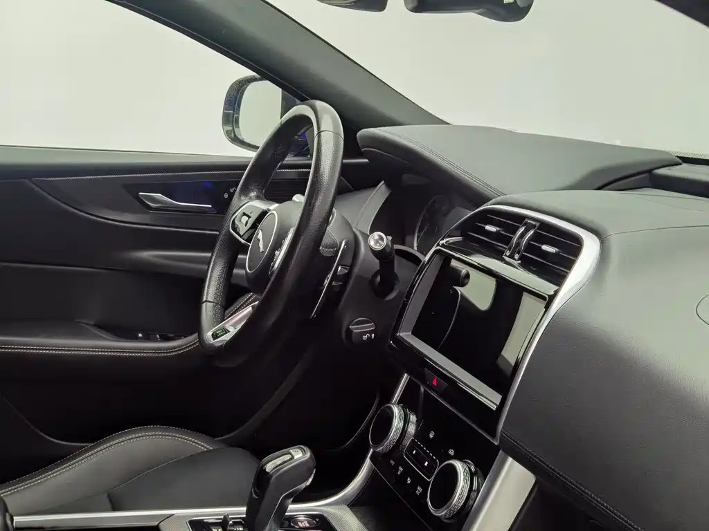 Jaguar XEL, миниатюра 22