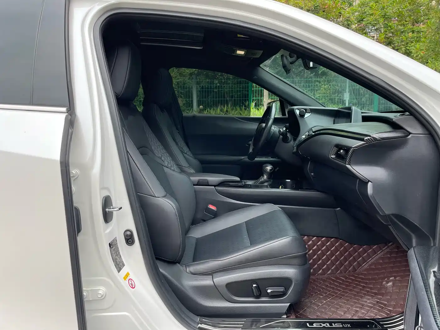 Lexus UX 2019 260h Explorer Fun Edition (China V) фото 10