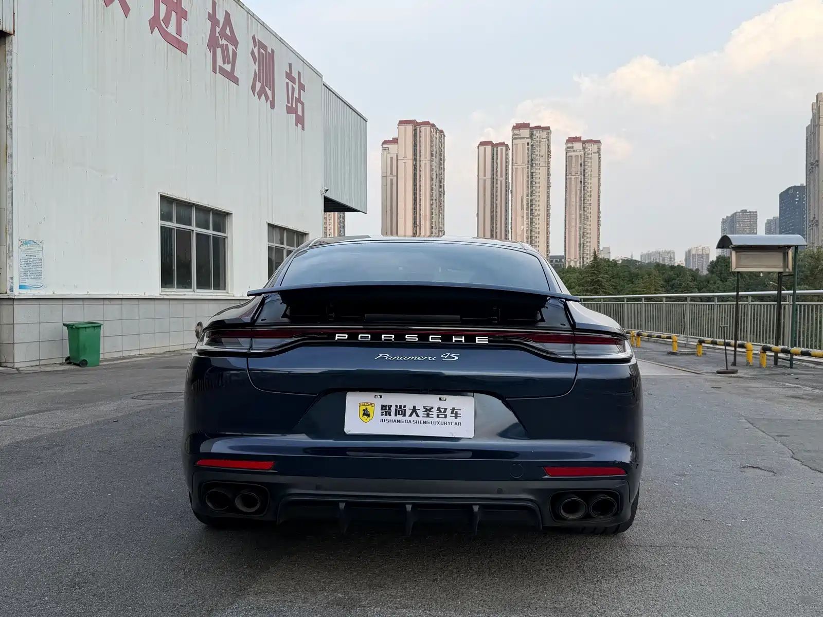 صورة 8 - Porsche Panamera
