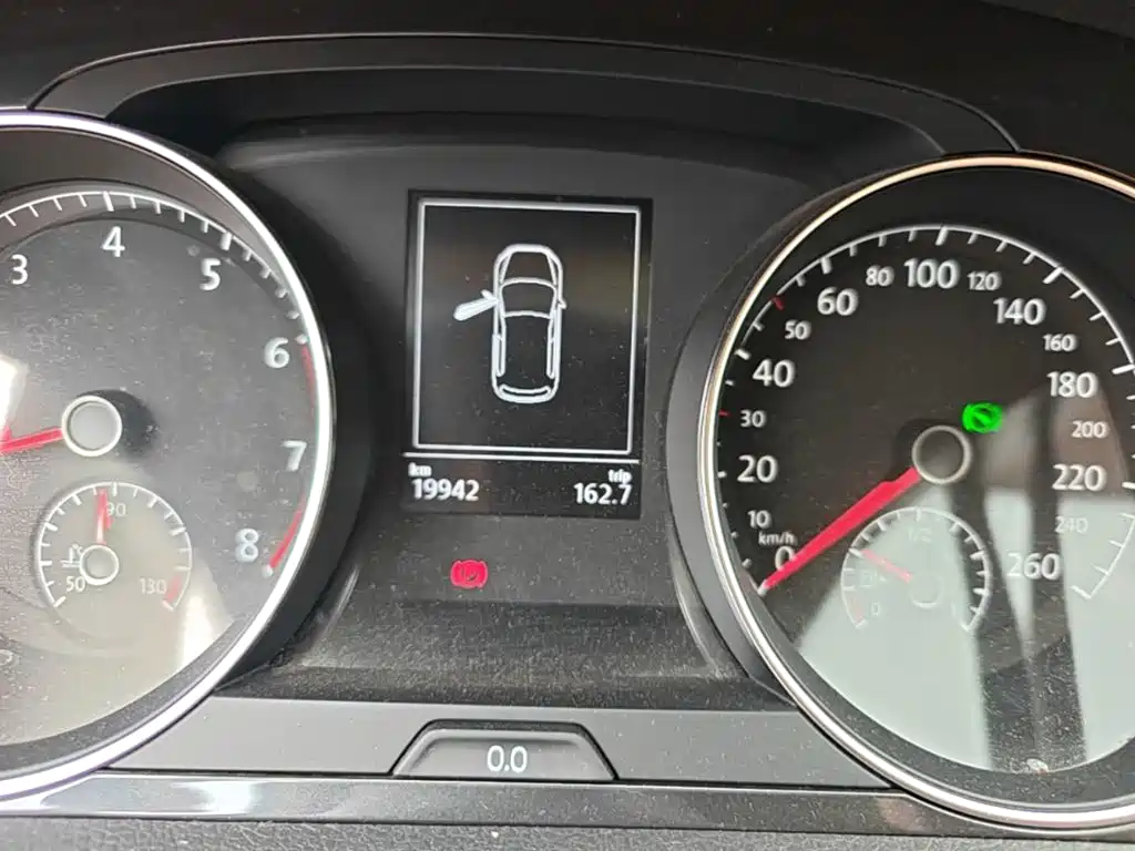 Фото 12 - Volkswagen Golf