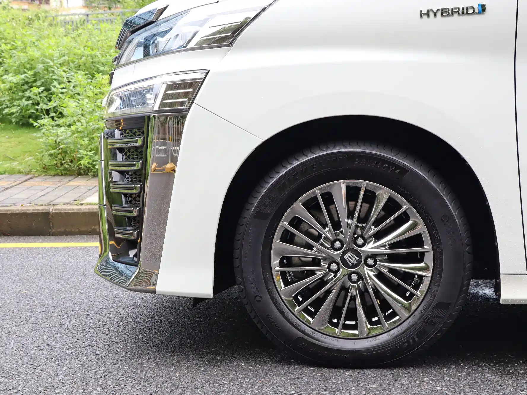 Фото 8 - Toyota Vellfire