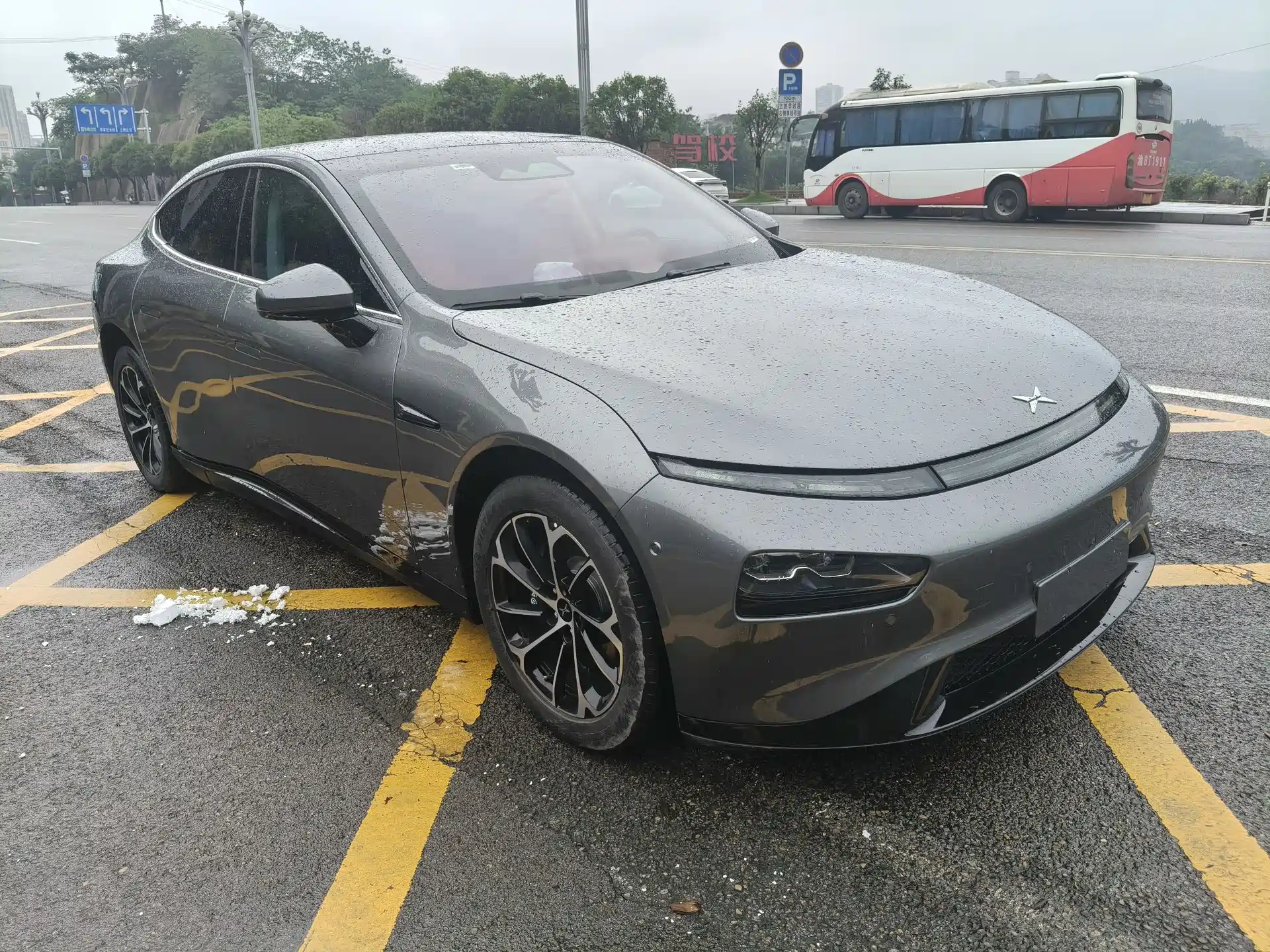 Фото 3 - XPeng P7