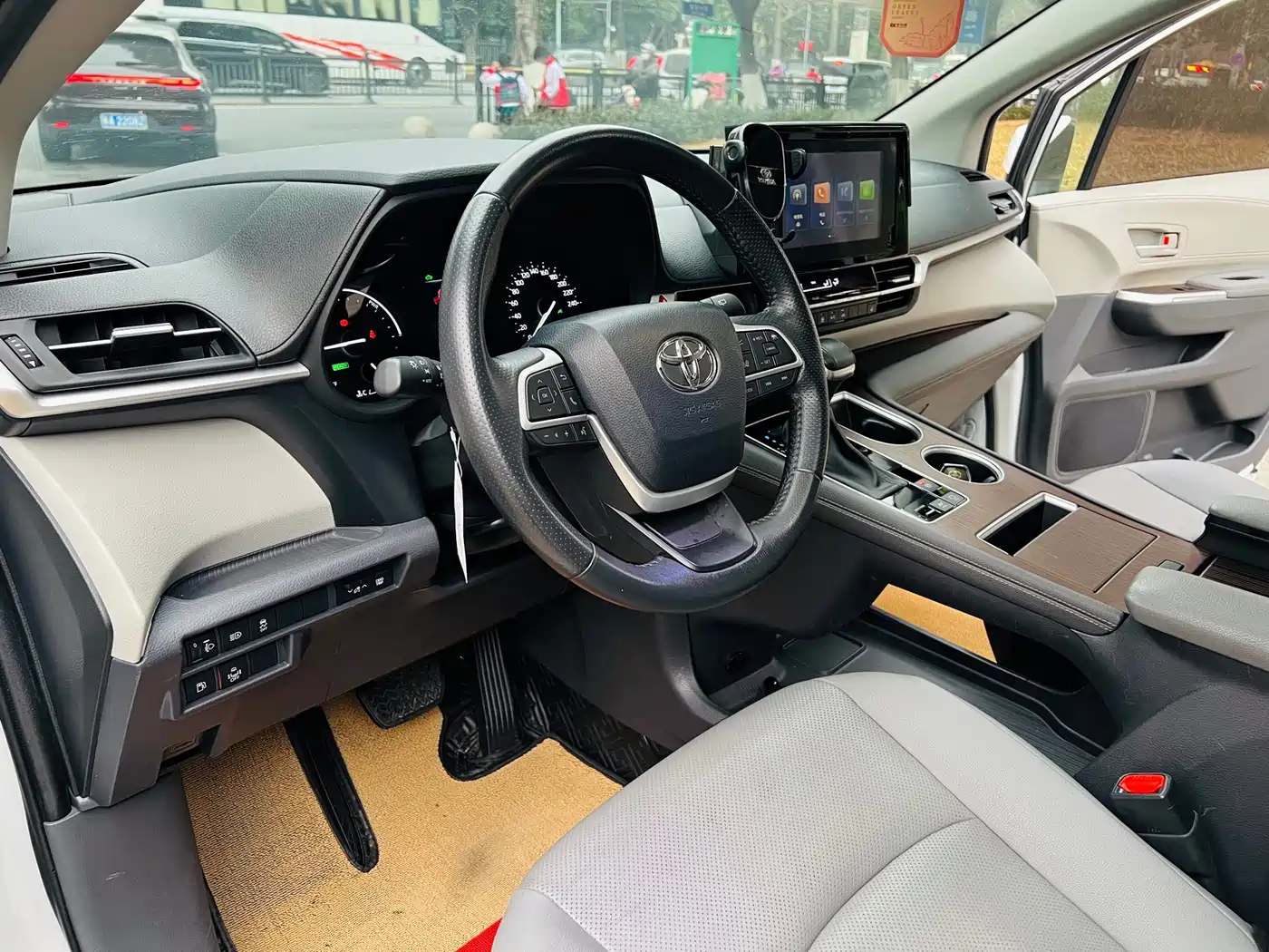 Toyota Sienna 2021 2.5L Hybrid Luxury Edition фото 21