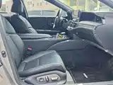 Фото 12 - Lexus LS