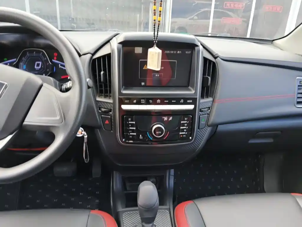 Luxgen U5 SUV 2018 2017 1.6L CVT Knight Edition