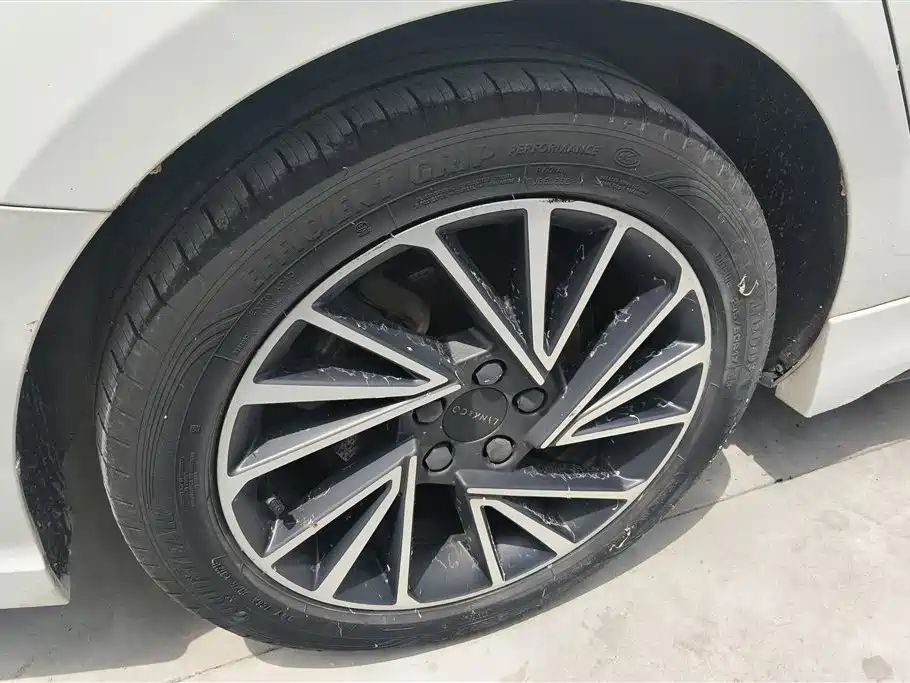 Lynk & Co 03 2022 2.0TD DCT Power Plus фото 6