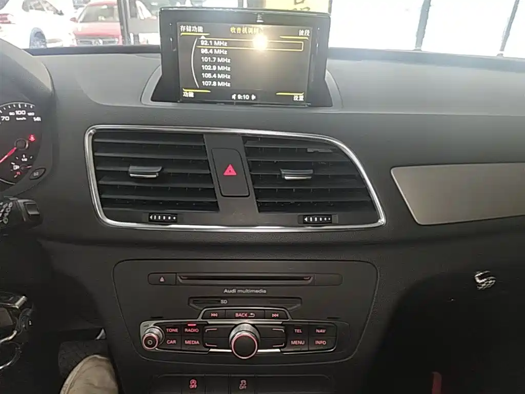 Audi Q3 2013 35 TFSI Progressive фото 9