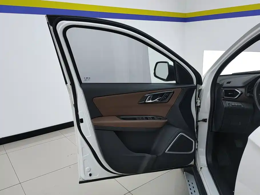 FAW Senya R7 2017 2016 1.6L Manual Luxury