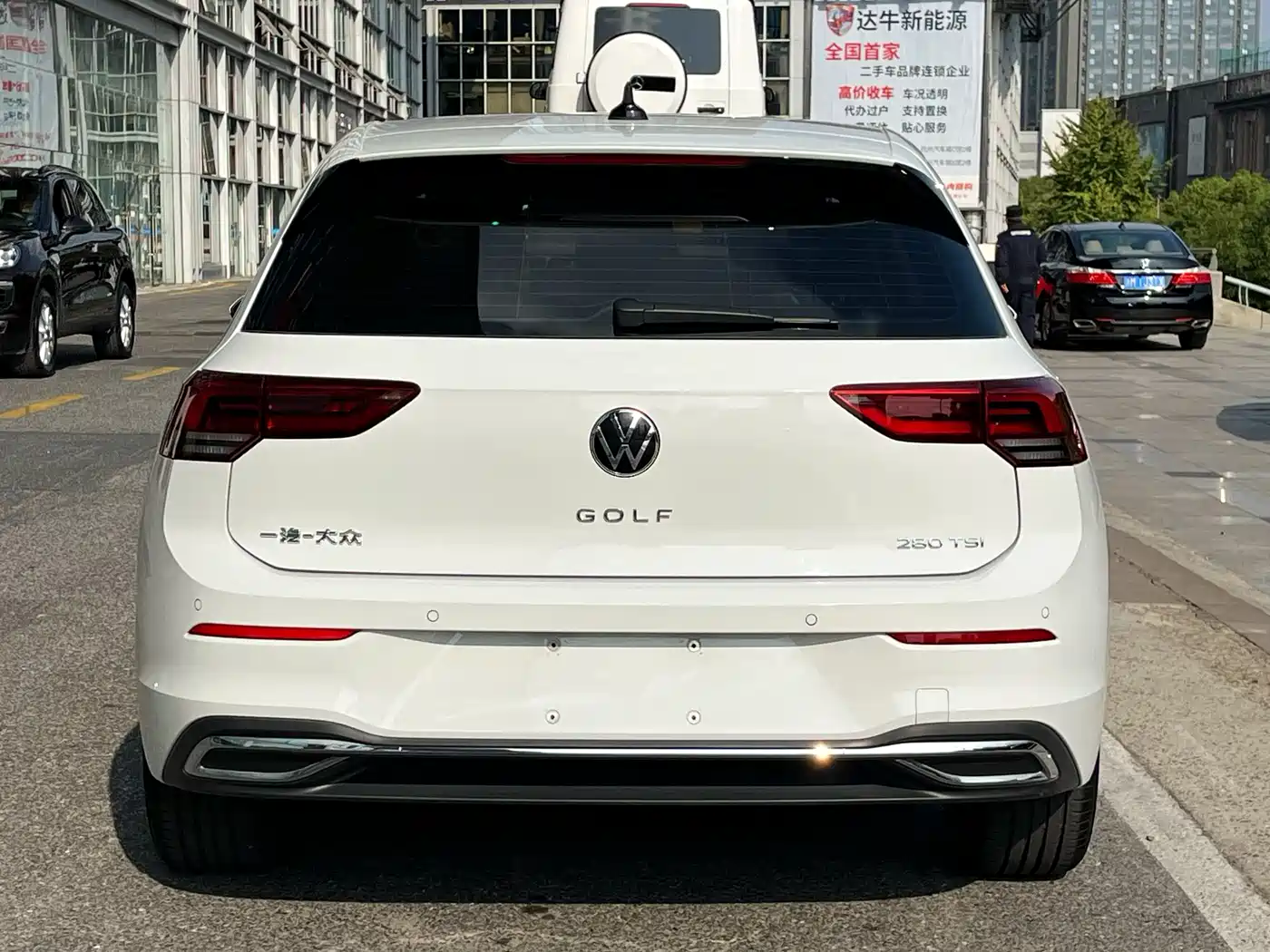 VOLKSWAGEN GOLF