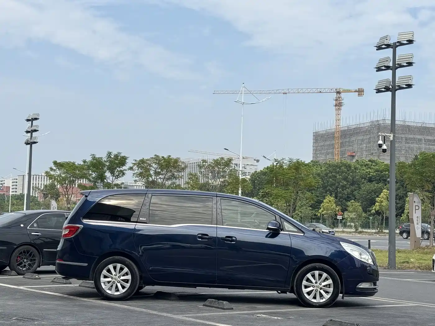 Buick GL8 2013 2.4L CT Luxury Business Comfort Edition фото 2