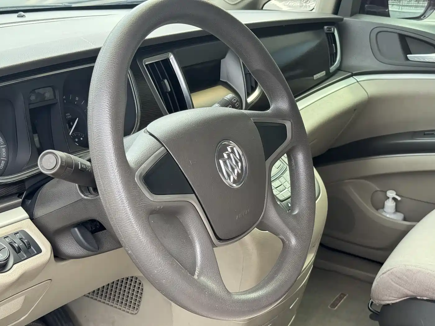 Buick GL8 2013 2.4L CT Luxury Business Comfort Edition фото 12