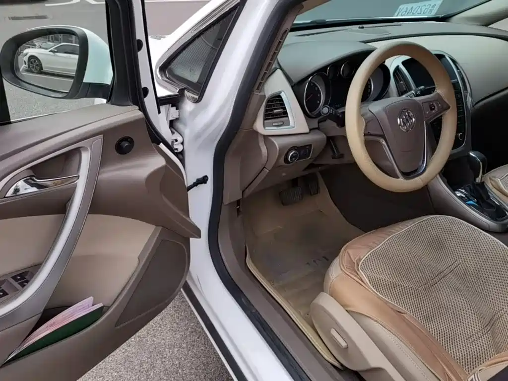 Фото 16 - Buick Excelle