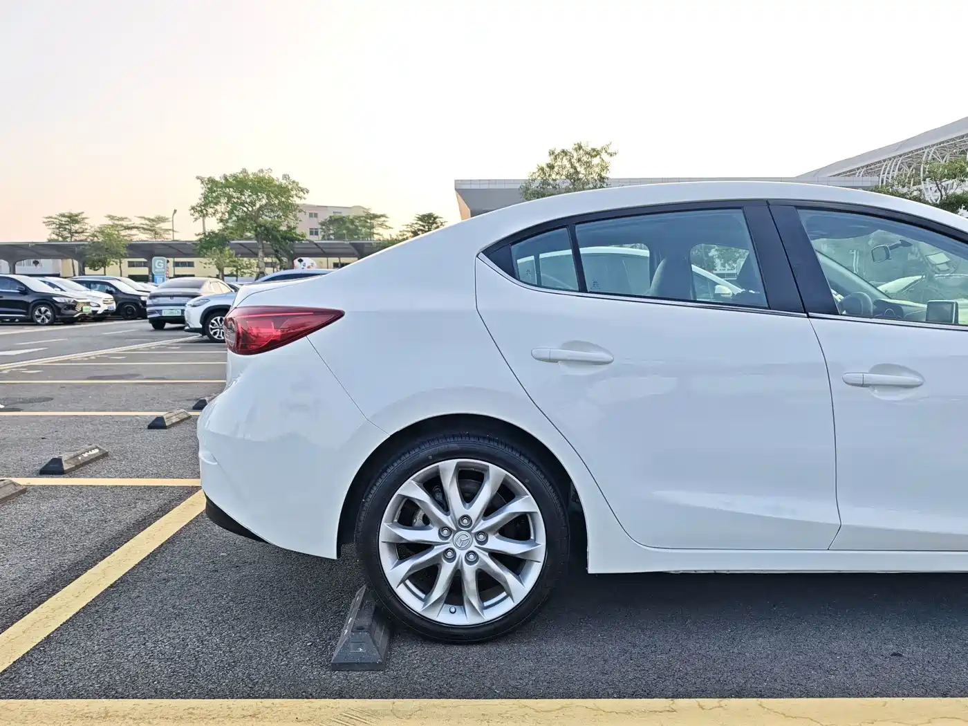 Mazda Mazda 3 2014 2014 Sedan 2.0L Automatic Flagship