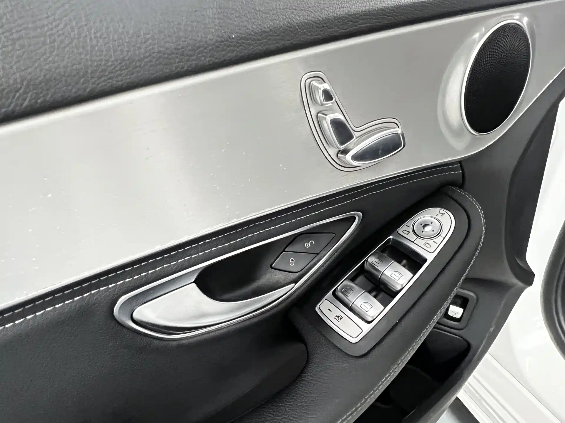 Фото 9 - Mercedes-Benz C-Class