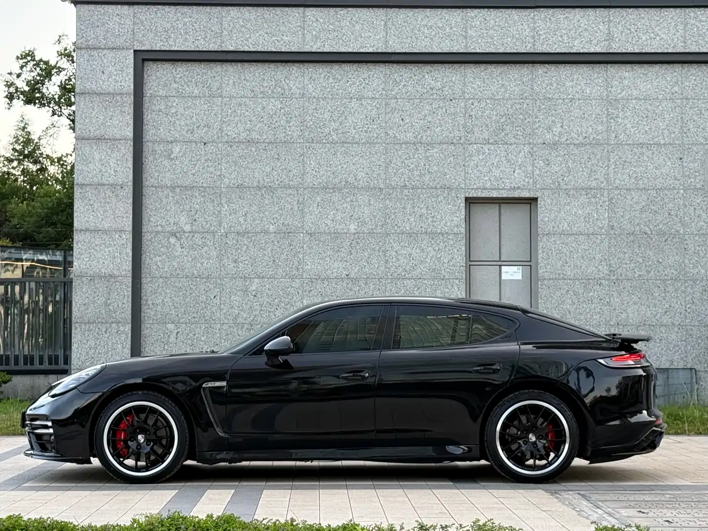 Porsche Panamera 2010 Panamera 4 3.6L фото 3