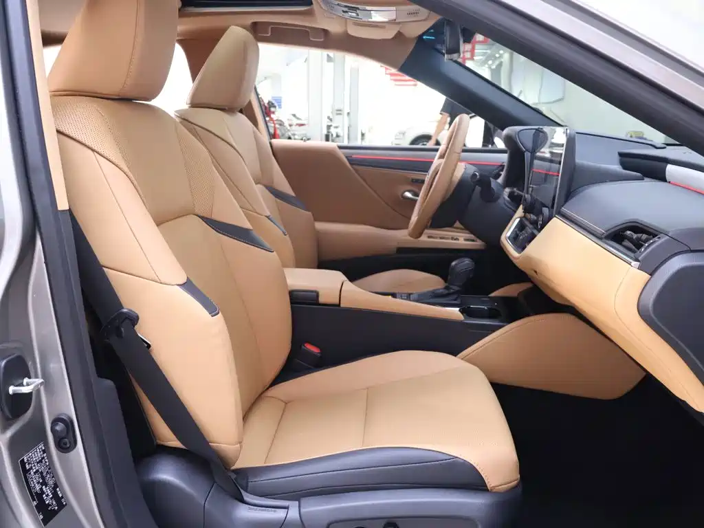 Lexus ES 2026 2025 200 Ultimate Edition