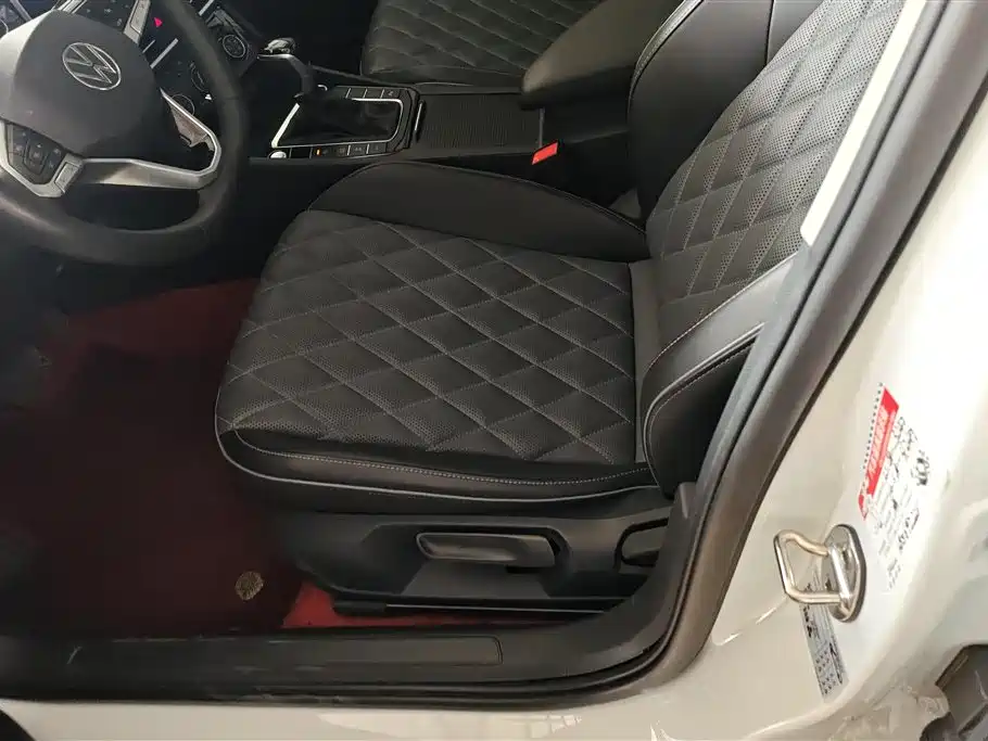 Volkswagen Sagitar 2023 300TSI DSG Surpassing Edition фото 9