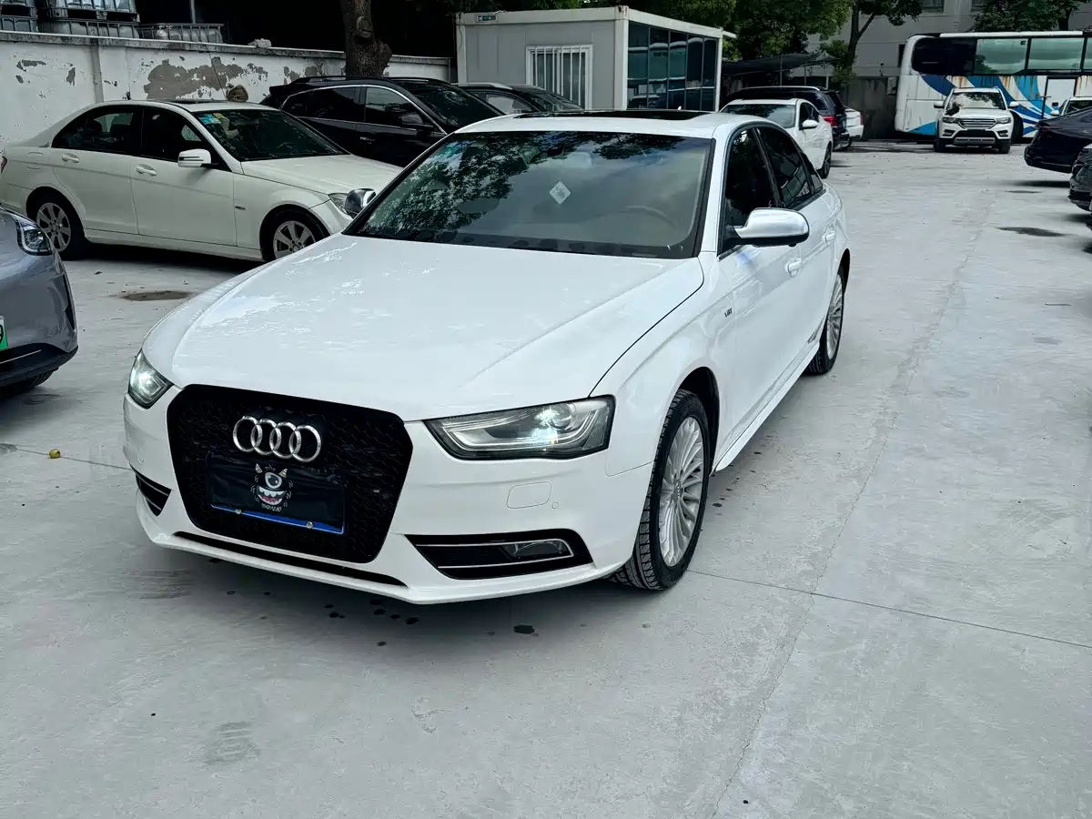 Фото 1 - Audi A4L