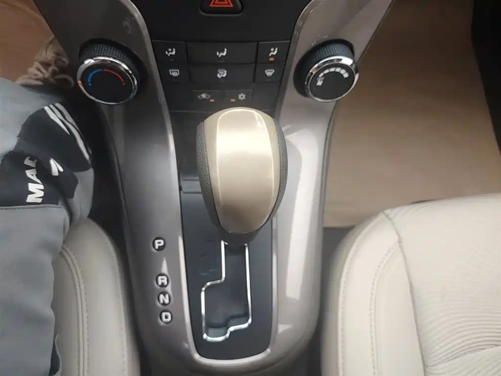 Chevrolet Cruze 2015 1.5L Classic SE AT фото 14